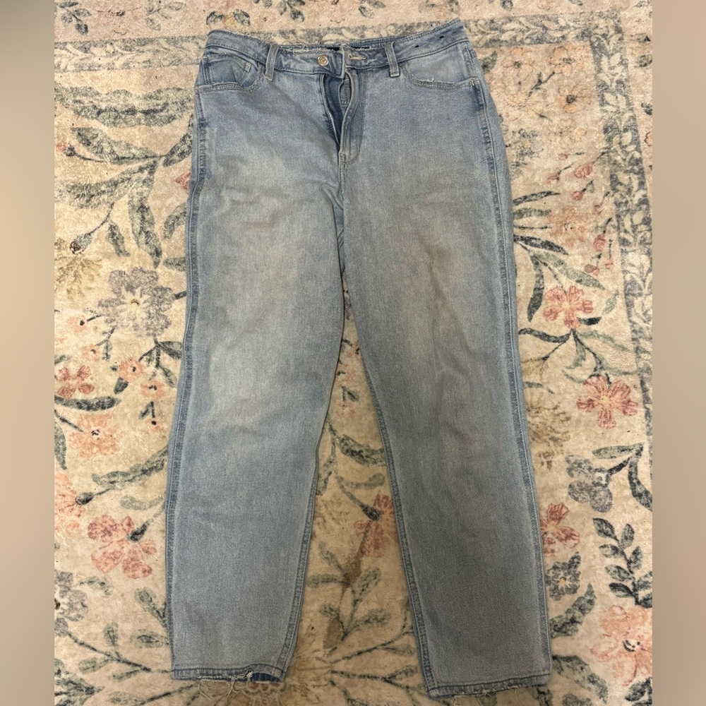 Hollister Ultra High-Rise Light Blue Mom Jeans